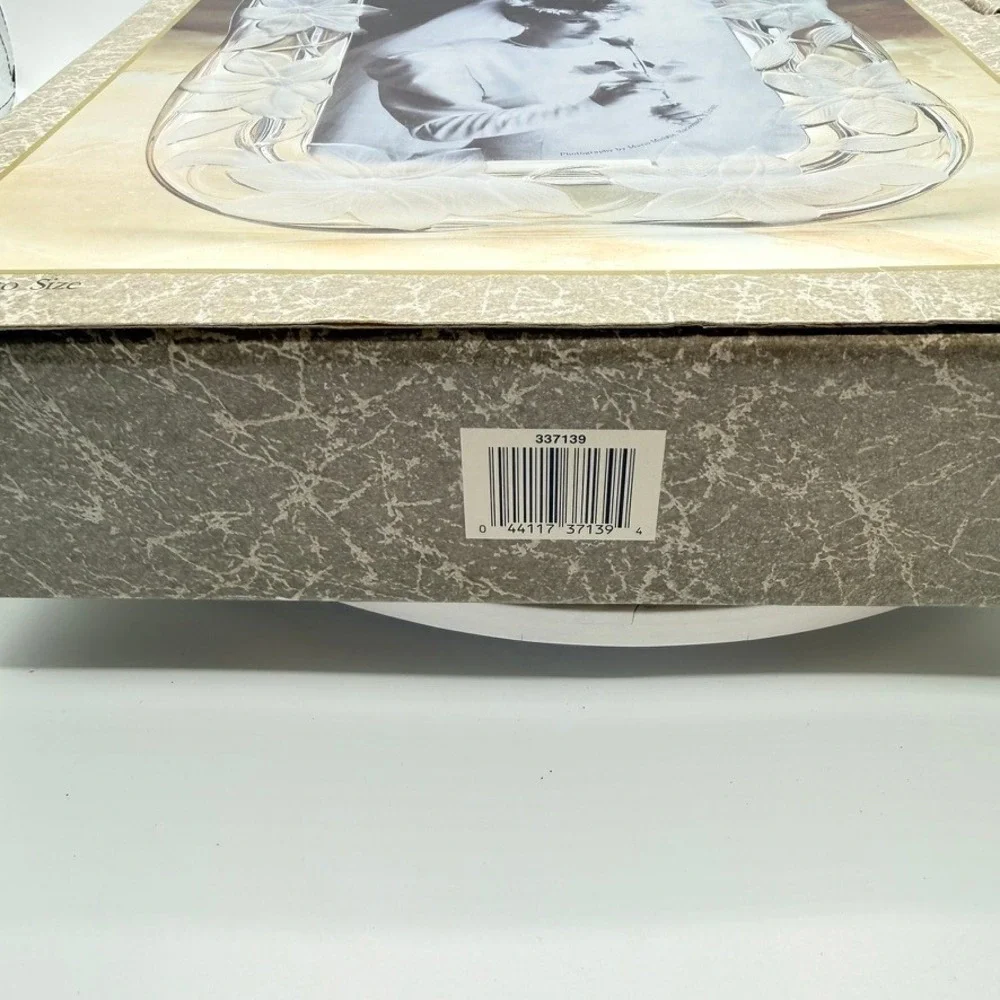 Crystal Clear Signatures Carlyle Frosted Crystal 5x7 Floral Picture Frame Japan
